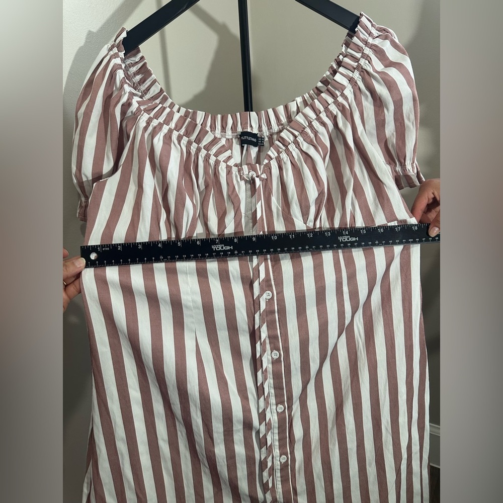 PrettyLittleThing Mauve and White Striped Button-Front Dress Kentucky Derby - Picture 4 of 12